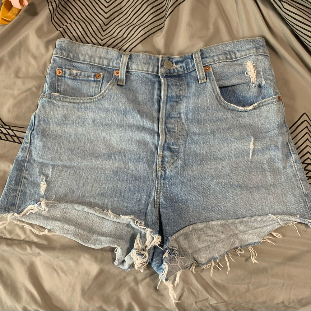 Levi Jean Shorts